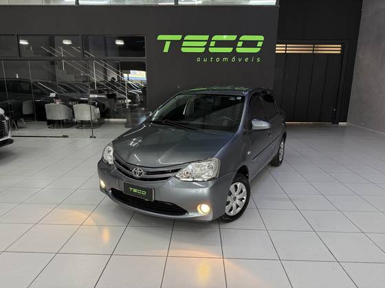 TOYOTA ETIOS 1.5 XS 16V FLEX 4P MANUAL TOYOTA ETIOS 1.5 XS 16V FLEX 4P MANUAL